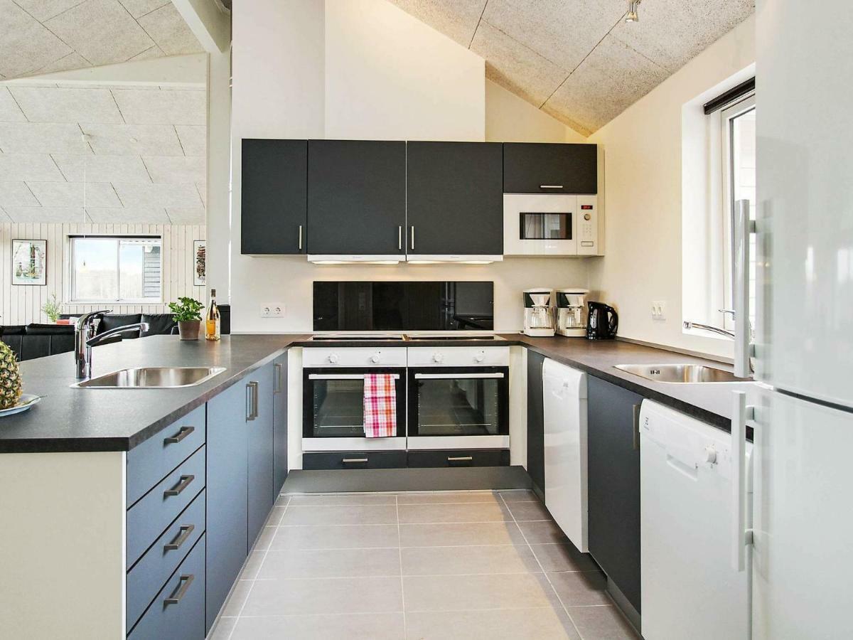 18 Person Holiday Home In Hasselberg 카페룬 외부 사진