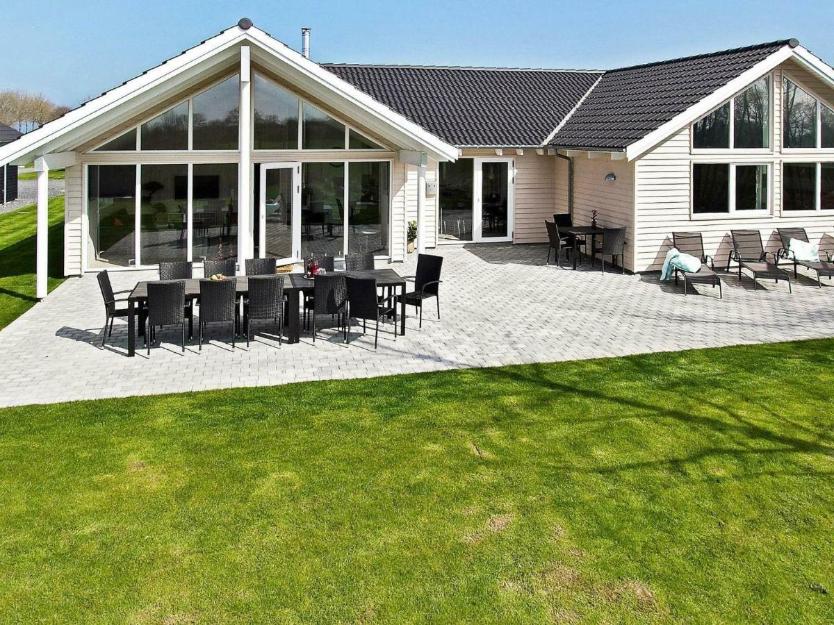 18 Person Holiday Home In Hasselberg 카페룬 외부 사진