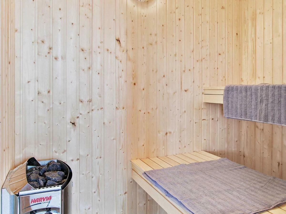 18 Person Holiday Home In Hasselberg 카페룬 외부 사진